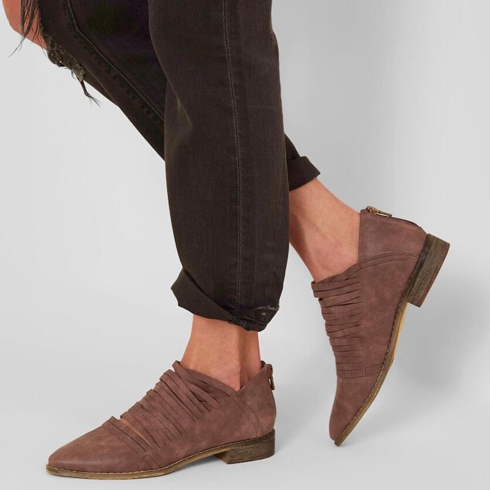 Mi.iM Free Soul shredded ankle booties muted eggplant purple size 8